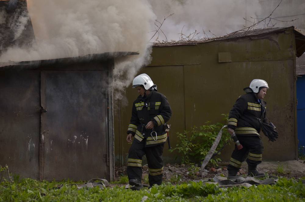 Пожар сараев в Пролетарском округе: фоторепортаж Пожар сараев в Пролетарском округе: фоторепортаж