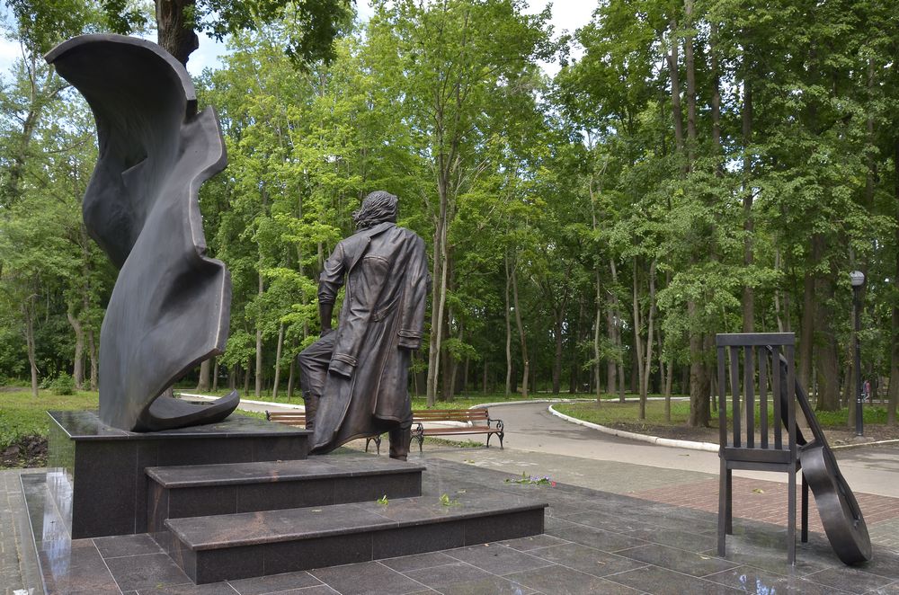 Памятник Талькову в городе Щёкино; ФОТО
