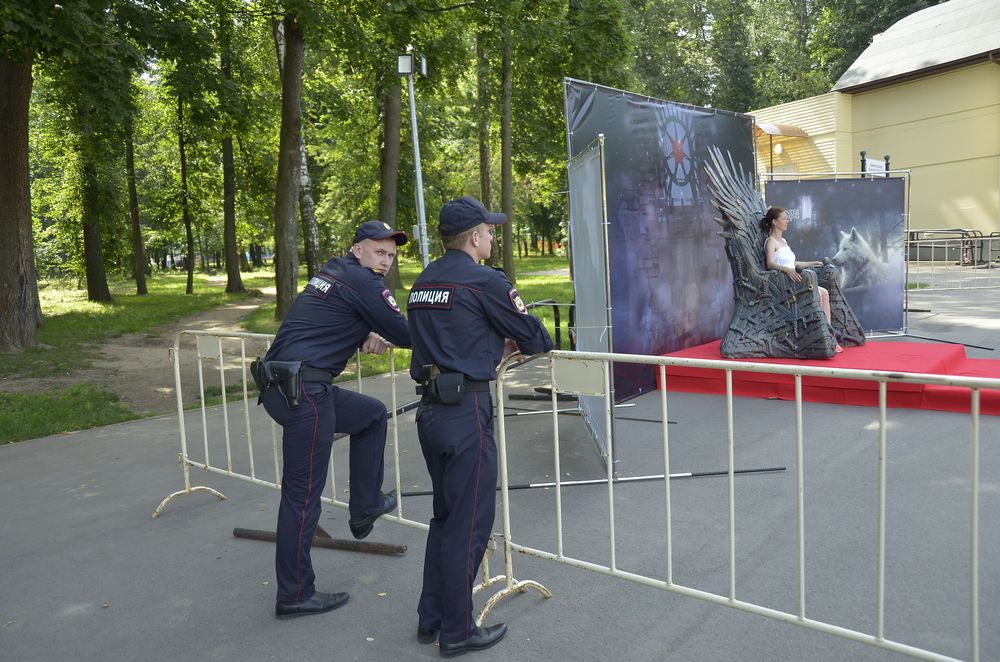 Туляки посидели на троне из "Игры престолов": ФОТО Туляки посидели на троне из "Игры престолов": ФОТО
