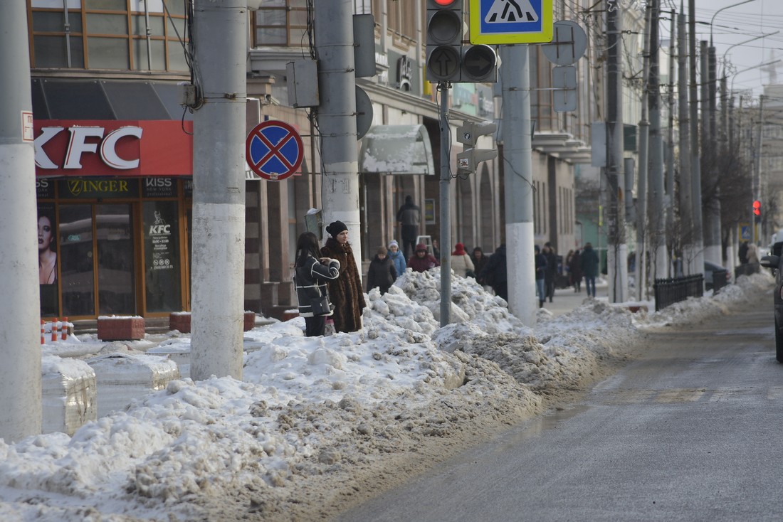 Как город убирают от снега: ФОТО