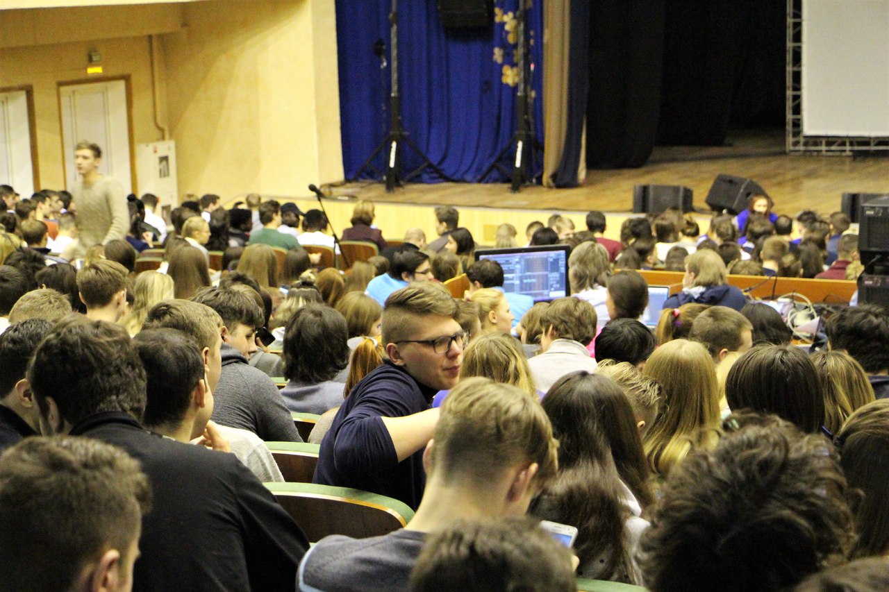 Владимир Машков презентовал в Туле фильм и пообщались со студентами и школьниками