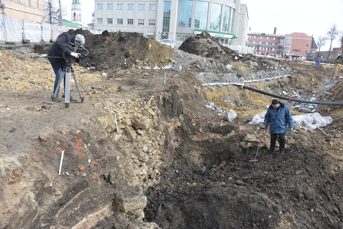 Раскопки захоронений 18 века у кремля: ФОТО