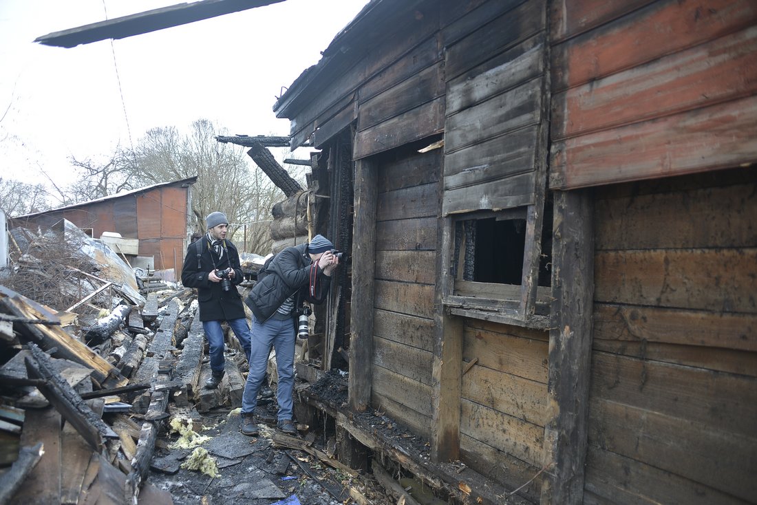 При разборе сгоревшего дома погиб человек: ФОТО