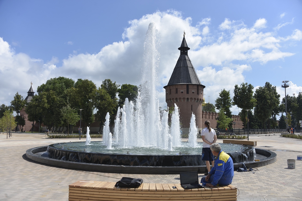 В Туле на Крестовоздвиженской площади тестируют фонтан | 09.07.2018 |  Общество | Центр71 - все новости Тулы