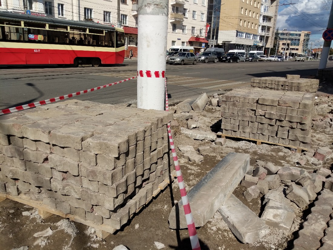 Замена тротуарной плитки на Советской: ФОТО Замена тротуарной плитки на Советской: ФОТО