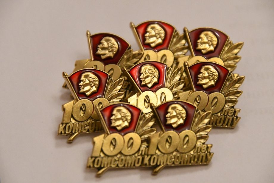 Выставка к 100-летию комсомола. ФОТО
