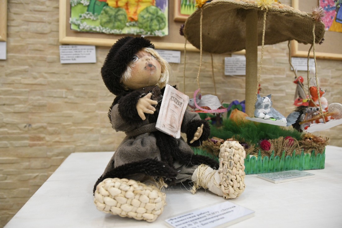 "В одно касание", выставка творчества слабовидящих детей: ФОТО