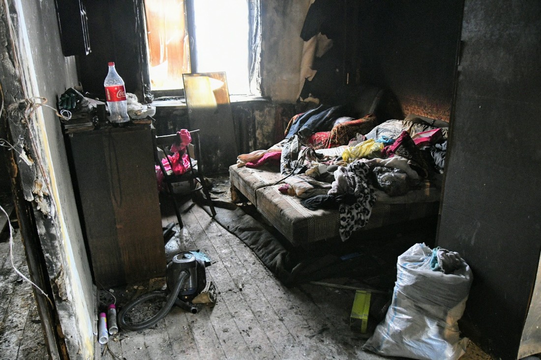 На Калинина выгорела квартира, погибли люди: ФОТО