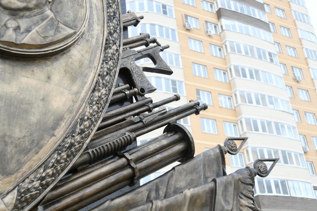 Памятник Василию Грязеву: ФОТО