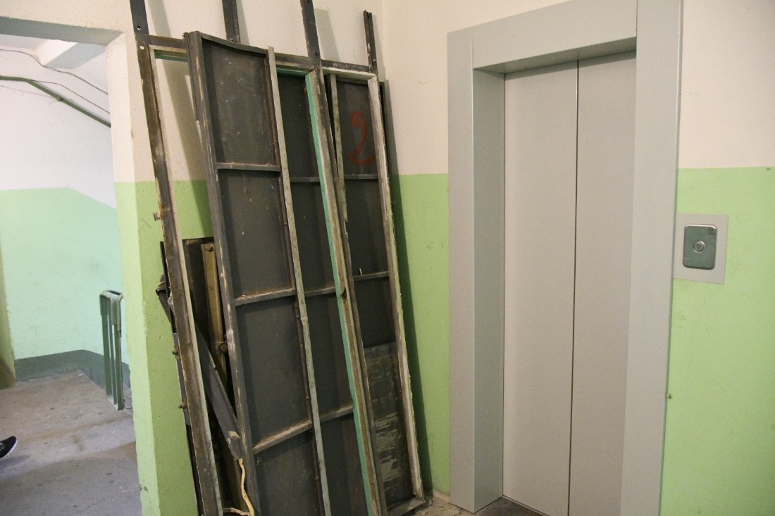 Замена устаревших лифтов: ФОТО