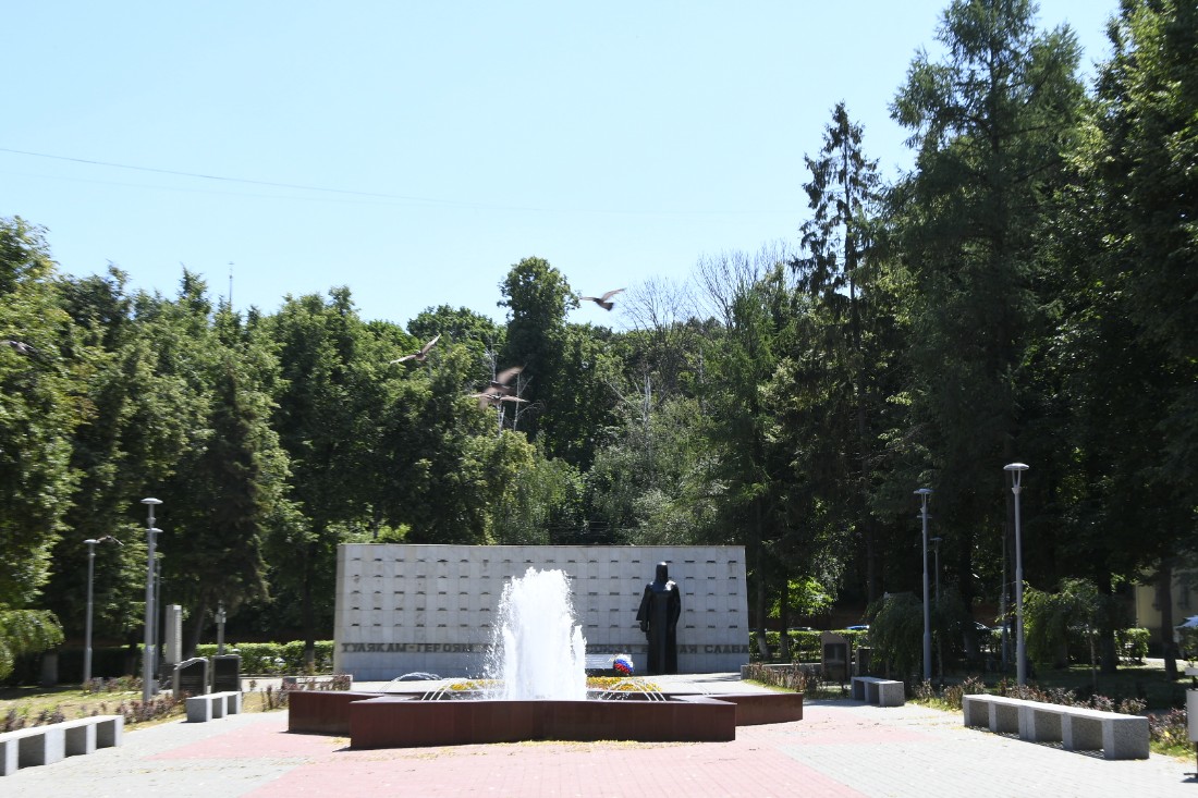 Сквер туляков, героев Советского союза после реконструкции: ФОТО