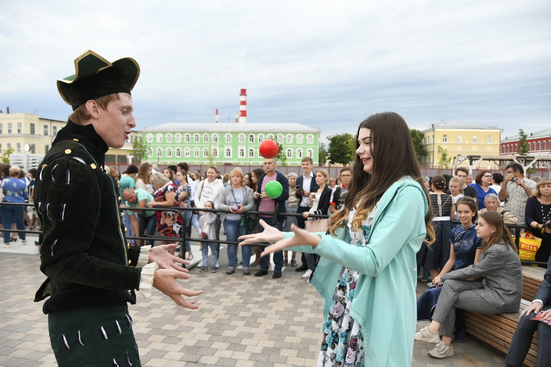 Опен Эйр для выпускников на Казанской набережной: ФОТО