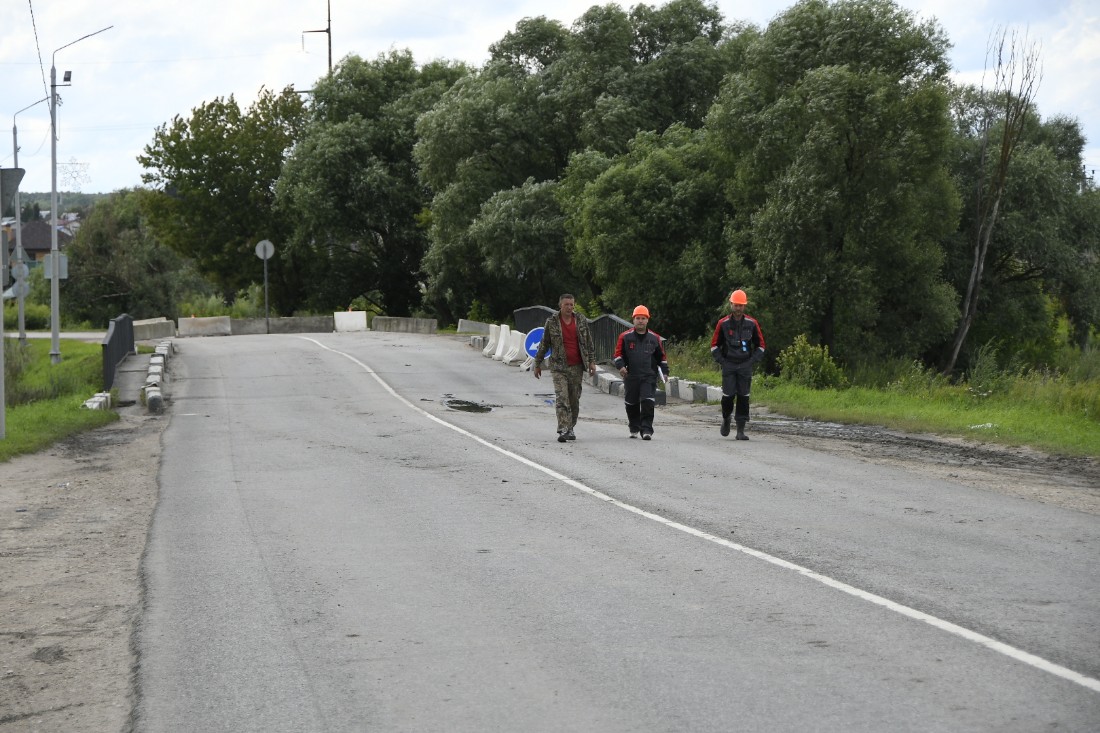Баташевский мост закрыли для проезда: ФОТО