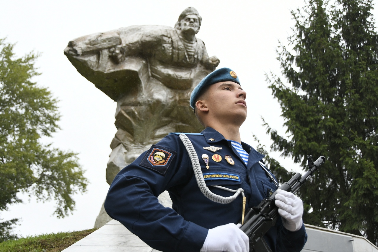 Расплескалась синева. В Туле празднуют День ВДВ | 02.08.2019 | Культура |  Центр71 - все новости Тулы