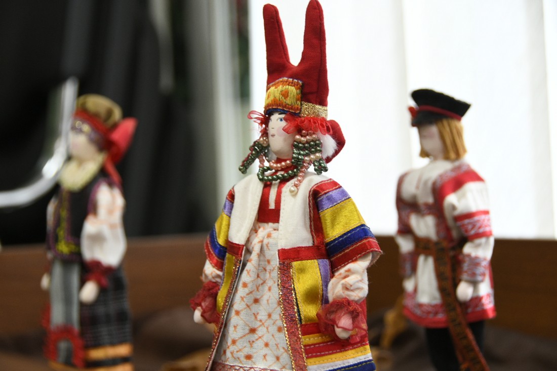 Куколки-скелетцы в народных костюмах: ФОТО