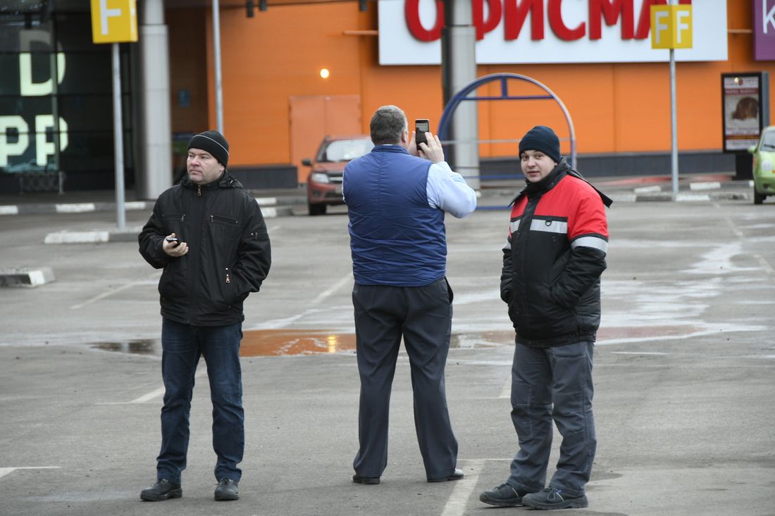 Учения МЧС в ТЦ "Макси": ФОТО Учения МЧС в ТЦ "Макси": ФОТО