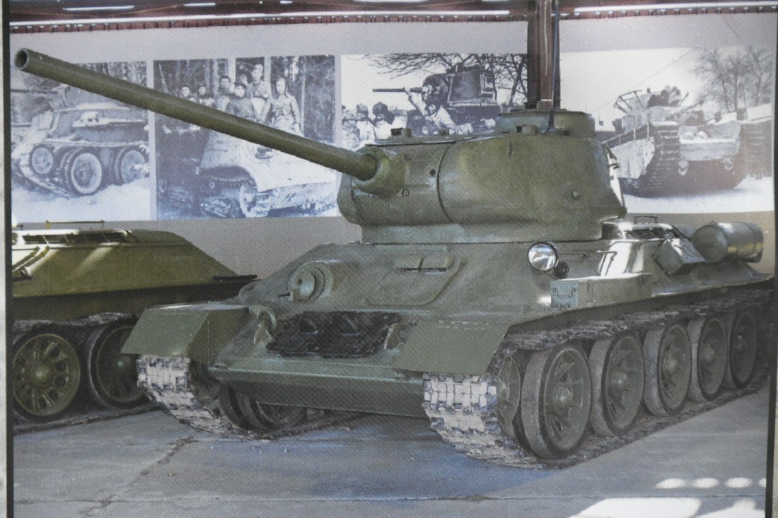 Выставка "Танковая колонна"Дмитрий Донской" Выставка "Танковая колонна"Дмитрий Донской"