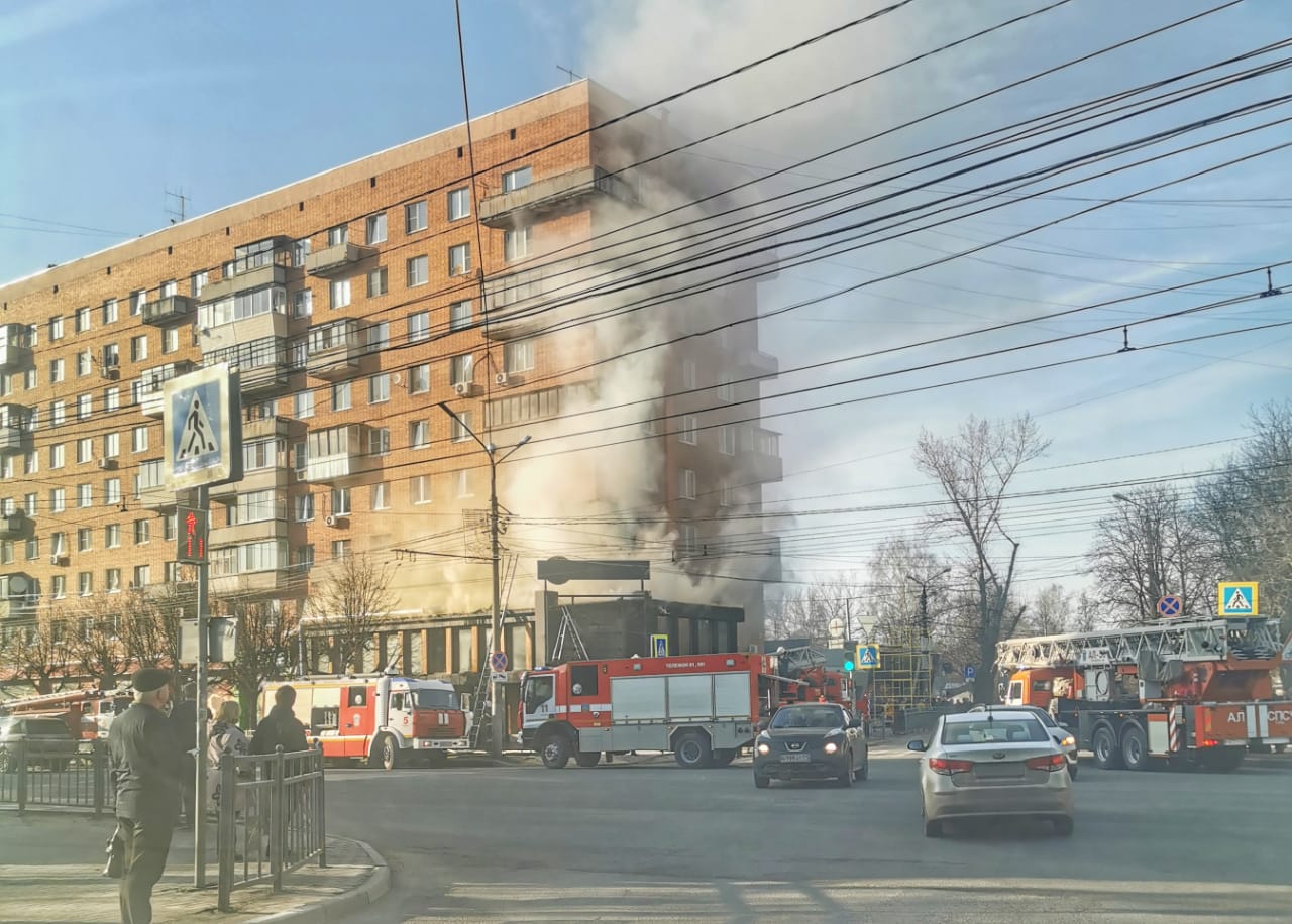 На Красноармейском проспекте в Туле горит бывшая пиццерия | 26.03.2020 |  Происшествия | Центр71 - все новости Тулы