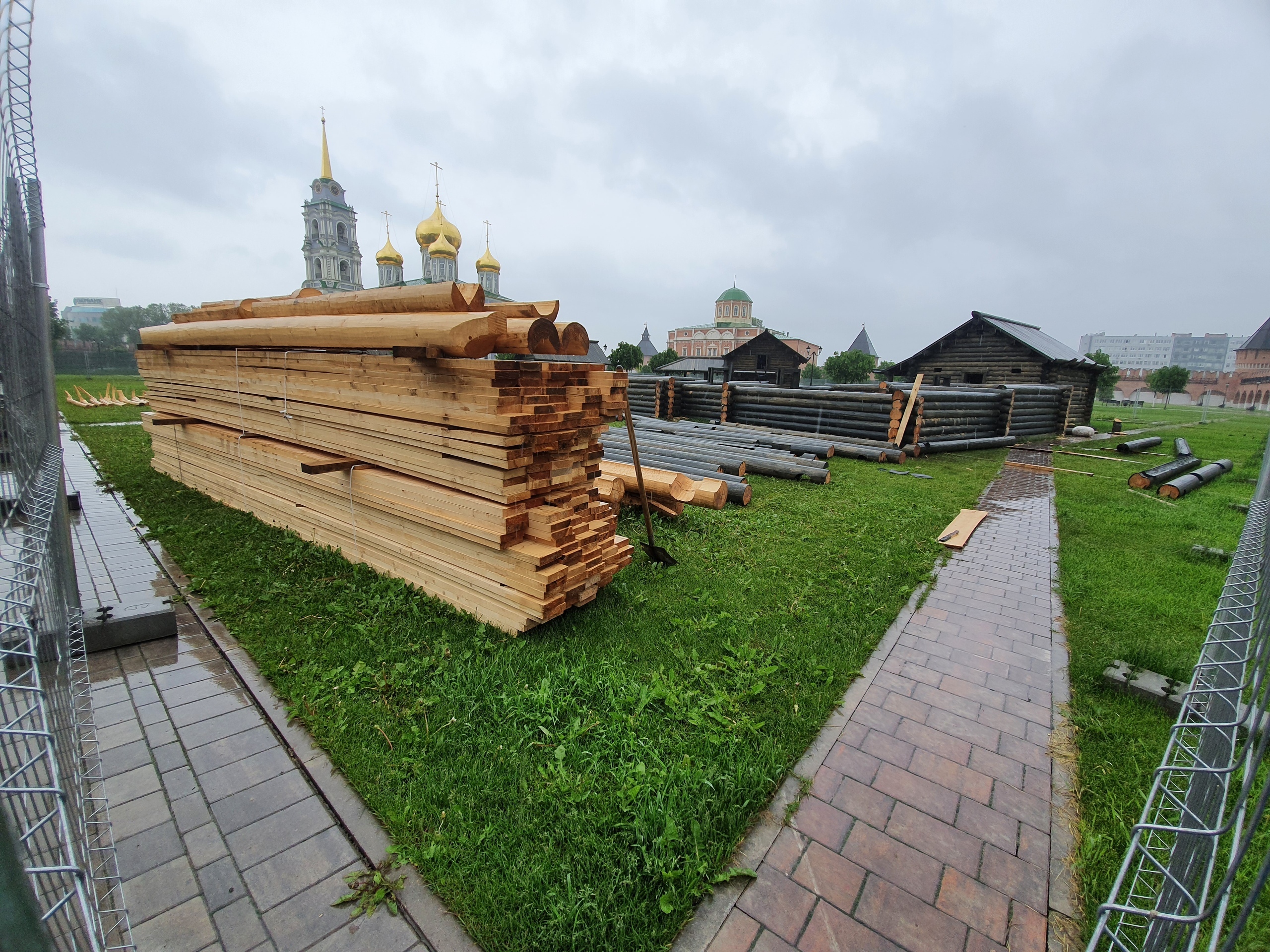 В Тульском кремле воссоздают осадные дворы: ФОТО В Тульском кремле воссоздают осадные дворы: ФОТО
