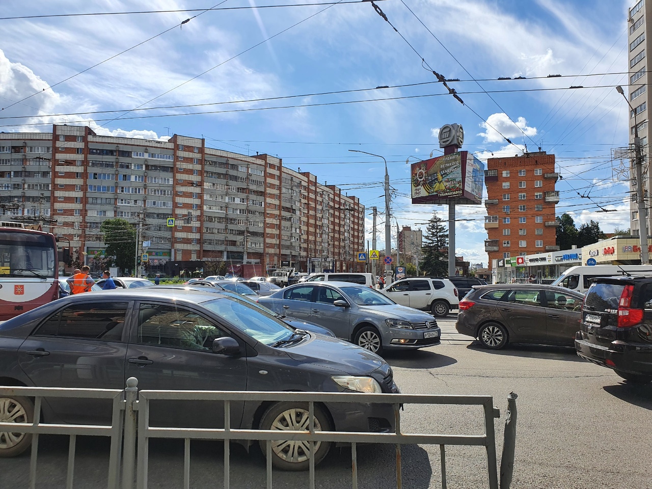 Центр Тулы встал в огромной пробке из-за двух ДТП | 23.07.2020 |  Происшествия | Центр71 - все новости Тулы