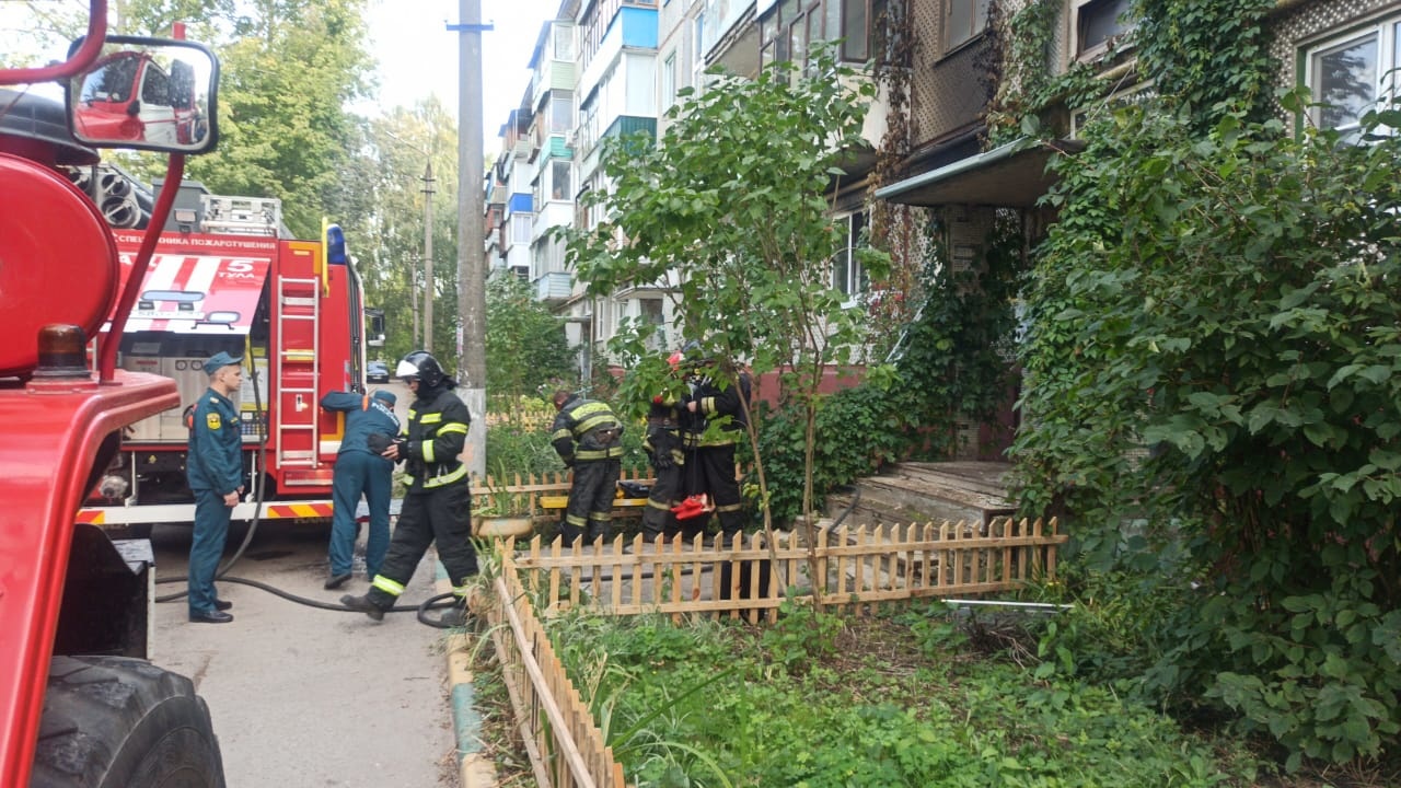 В Туле при сильном пожаре на ул. Маршала Жукова эвакуировали 14 человек и  спасли ребенка | 21.09.2020 | Происшествия | Центр71 - все новости Тулы