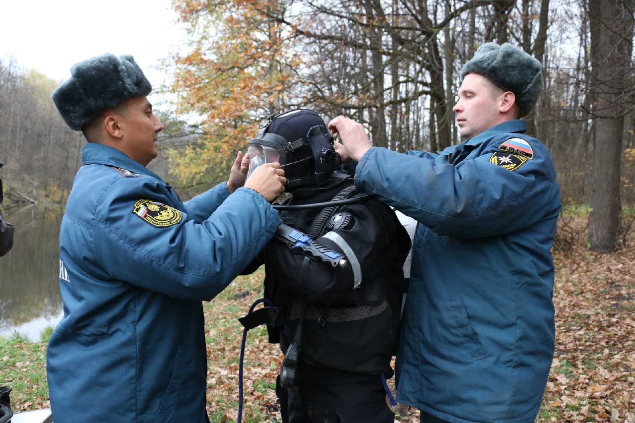 Глубокое погружение по-тульски. Тренировка водолазов МЧС: ФОТО Глубокое погружение по-тульски. Тренировка водолазов МЧС: ФОТО