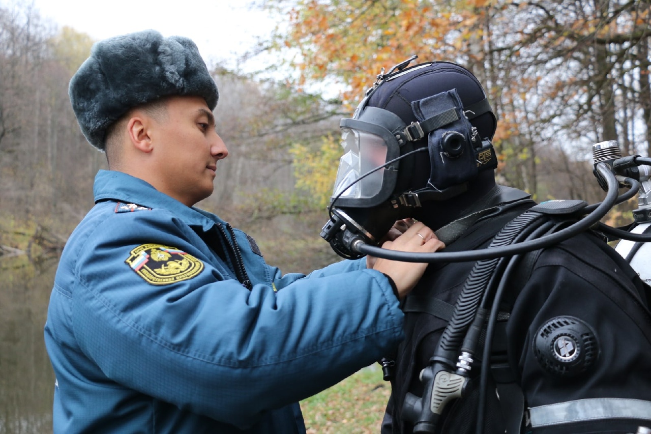 Глубокое погружение по-тульски. Тренировка водолазов МЧС: ФОТО Глубокое погружение по-тульски. Тренировка водолазов МЧС: ФОТО