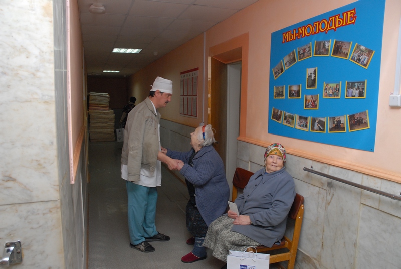Почта России поздравила тульских пенсионеров