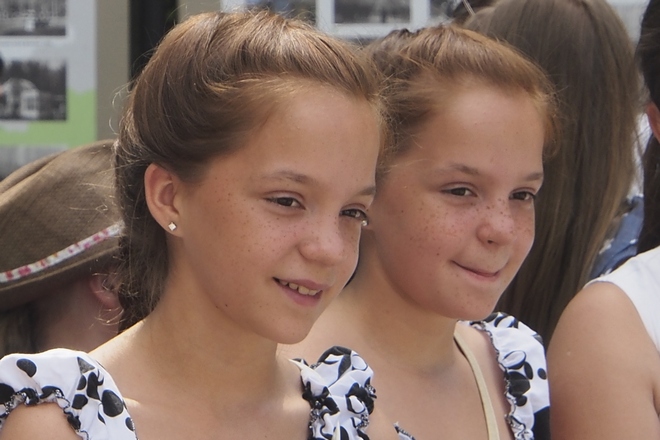 Фоторепортаж: Парад близнецов 2014 года