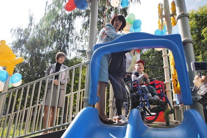 Открытие детской площадки для детей с ограниченными возможностями
