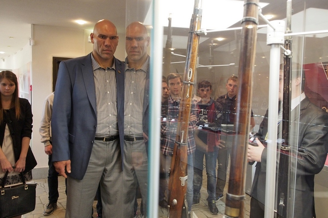 Николай Валуев в Музее Оружия