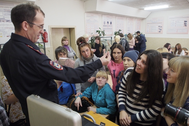 "Студенческий десант" в учебном центре УМВД; фоторепортаж "Студенческий десант" в учебном центре УМВД; фоторепортаж