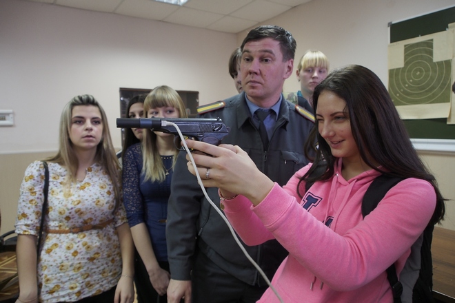 "Студенческий десант" в учебном центре УМВД; фоторепортаж "Студенческий десант" в учебном центре УМВД; фоторепортаж