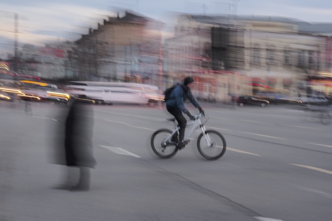 Тульские велолюбители отметили "Час Земли"; фоторепортаж