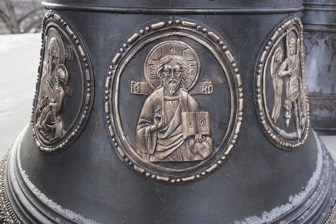 Подъём колоколов храма Петра и Павла; фоторепортаж