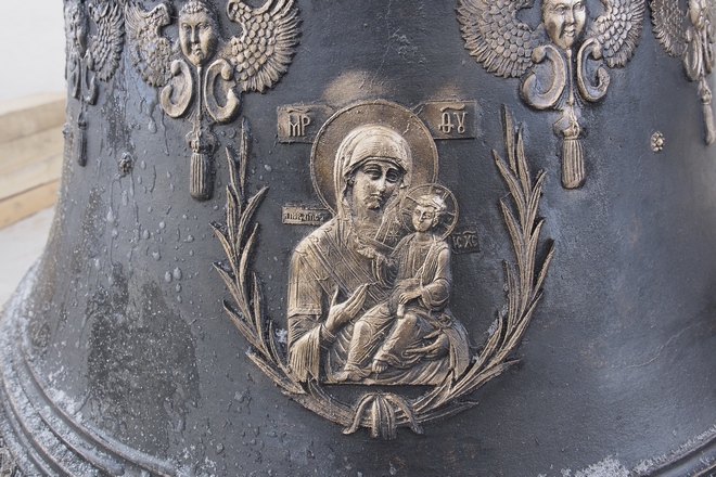 Подъём колоколов храма Петра и Павла; фоторепортаж
