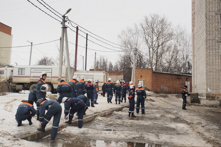 Взрыв газа в Ясногорске; фоторепортаж