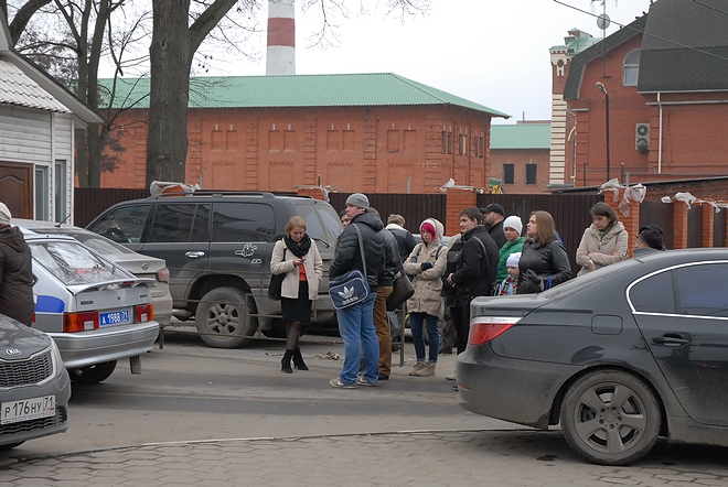 Эвакуация людей из торгового центра на пр. Ленина