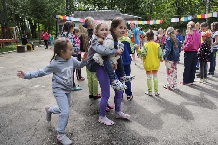 Открытие смены в детском лагере "Орлёнок"; фоторепортаж