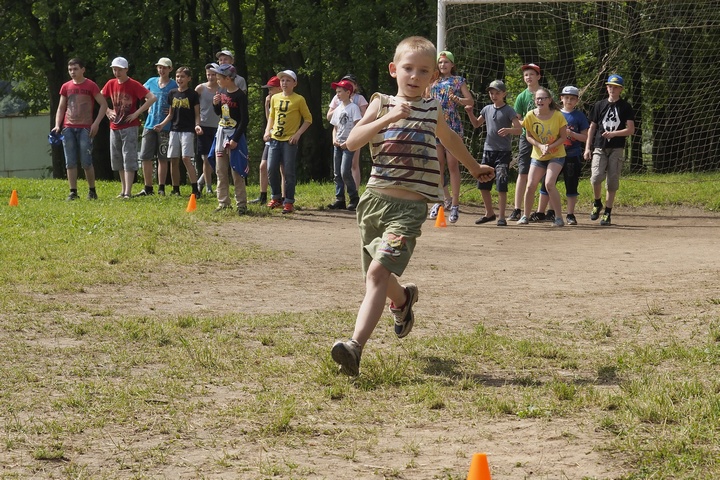 Спортивный праздник в детском лагере "Октава"; фоторепортаж