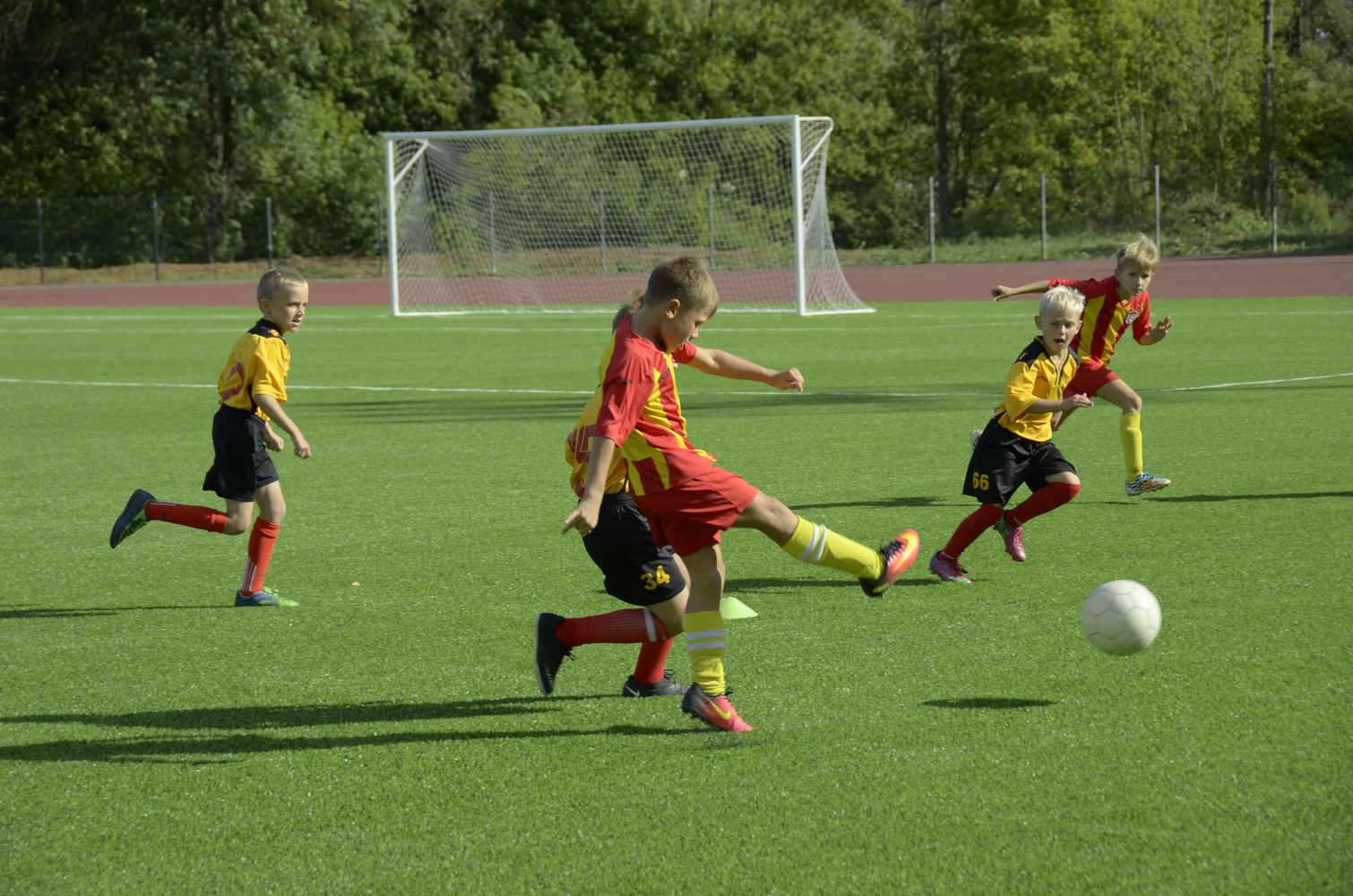 Турнир по мини-футболу на стадионе Металлург: фоторепортаж