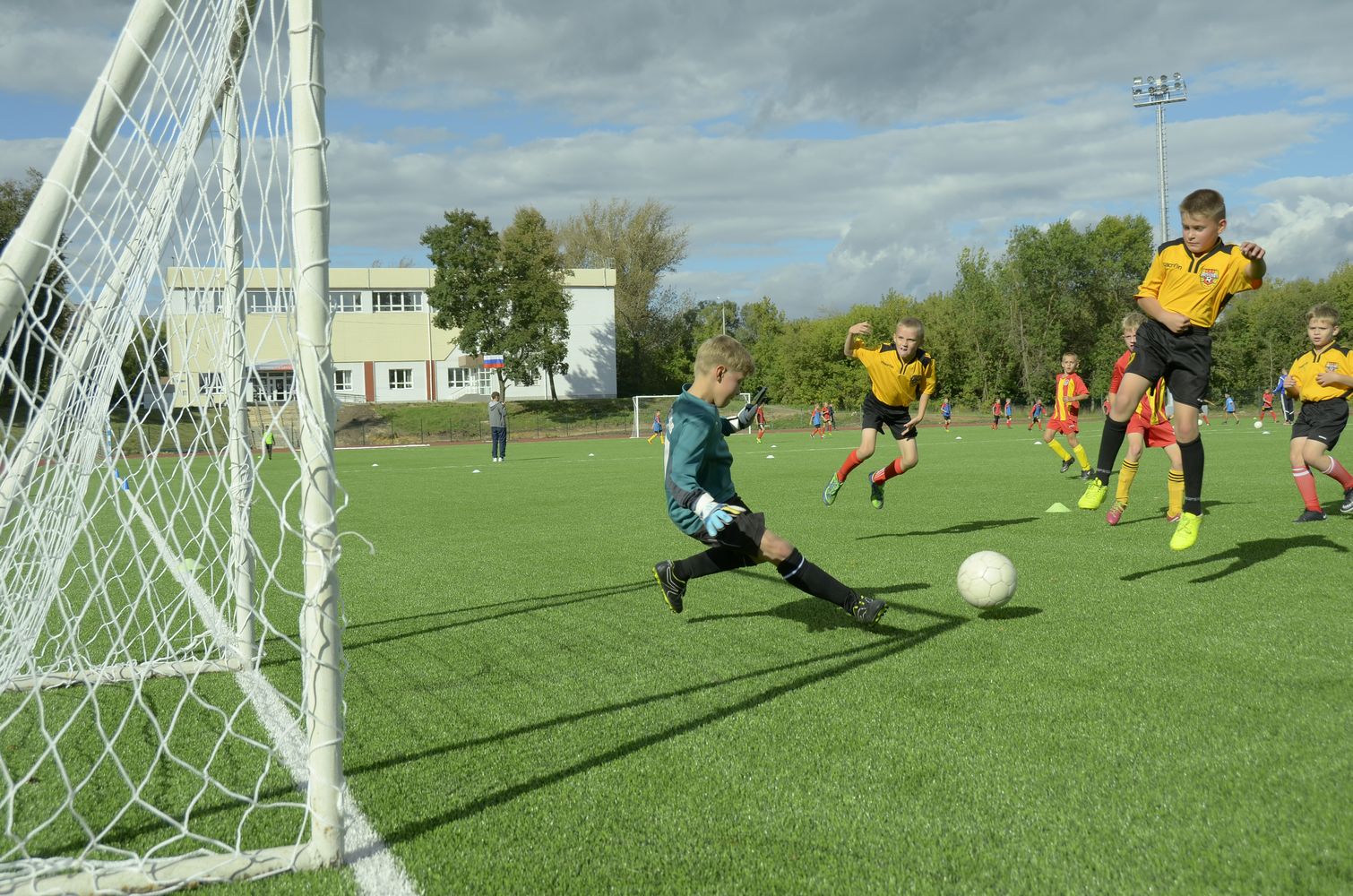 Турнир по мини-футболу на стадионе Металлург: фоторепортаж