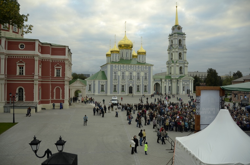 Флешмоб "Обними кремль"; фоторепортаж