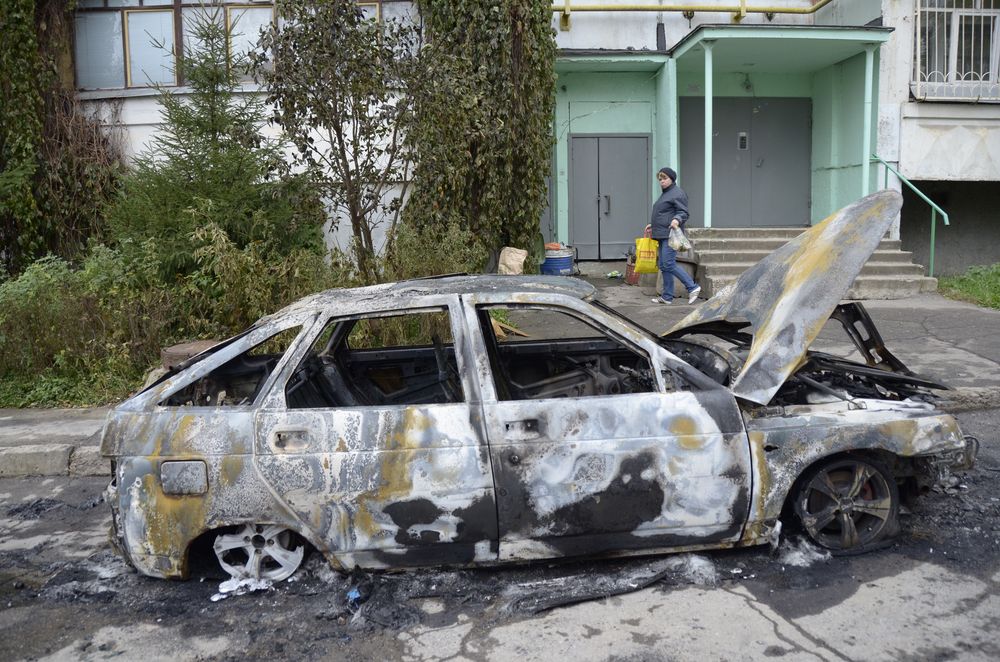 В Городском переулке сгорело авто: фоторепортаж