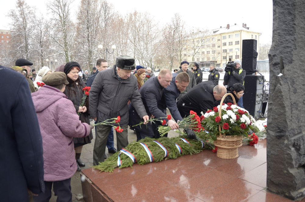 Митинг памяти жертвам политических репрессий: фоторепортаж Митинг памяти жертвам политических репрессий: фоторепортаж