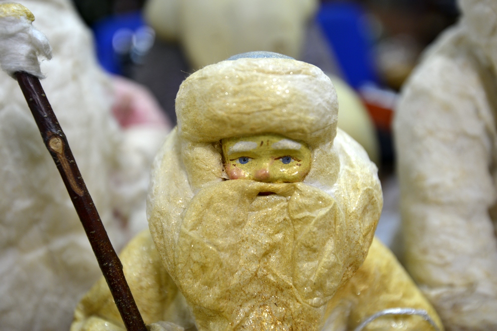 Выставка раритетных новогодних игрушек в Центральном парке: фото Выставка раритетных новогодних игрушек в Центральном парке: фото