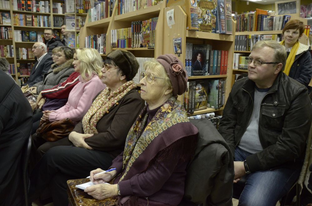 Встреча читателей с тульскими писателями-краеведами: фоторепортаж