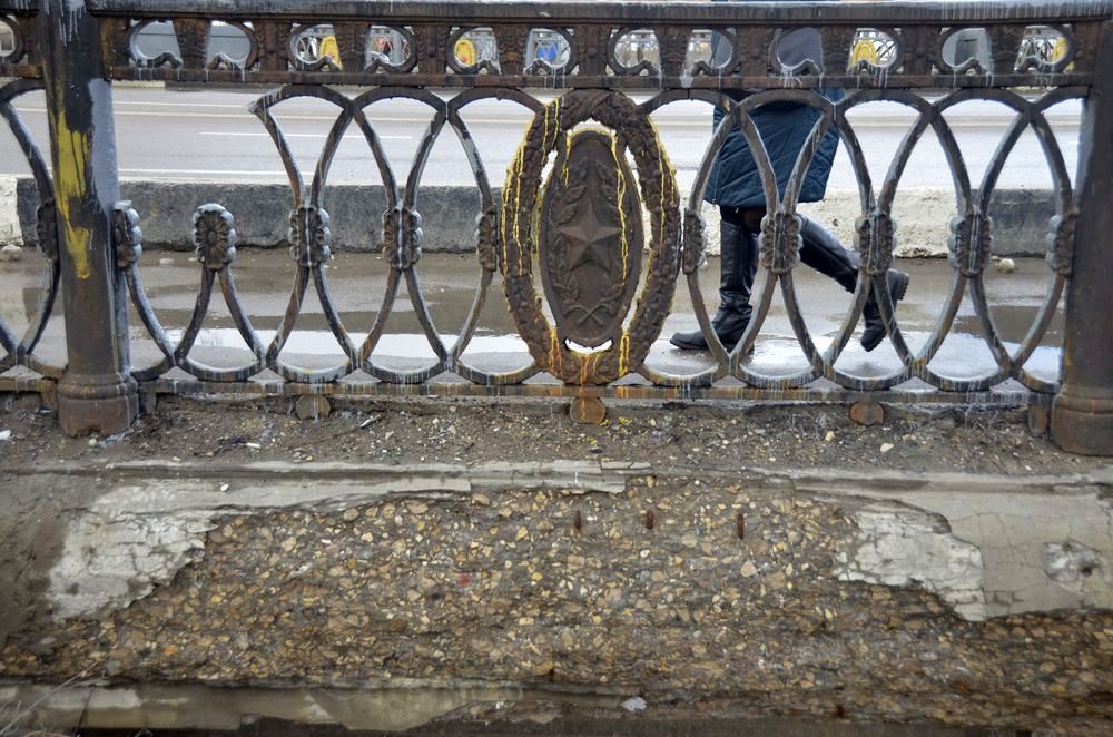 На Красноармейском проспекте разрушается мост: фоторепортаж На Красноармейском проспекте разрушается мост: фоторепортаж