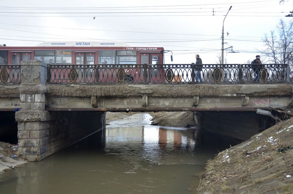 На Красноармейском проспекте разрушается мост: фоторепортаж На Красноармейском проспекте разрушается мост: фоторепортаж