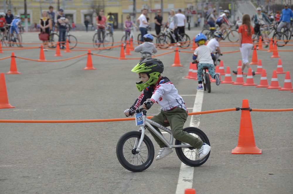 Соревнования маленьких велосипедистов